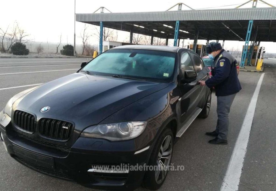 На румынской границе задержали гражданина Молдовы с угнанным в Италии BMW X6