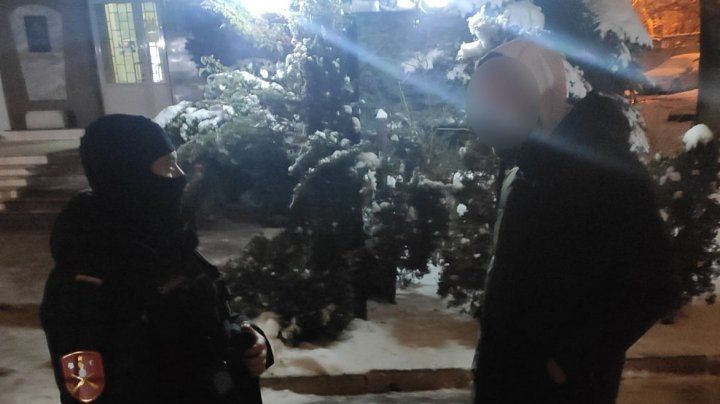 Житель Кишинёва носил наркотики в спичечном коробке: его поймали на улице