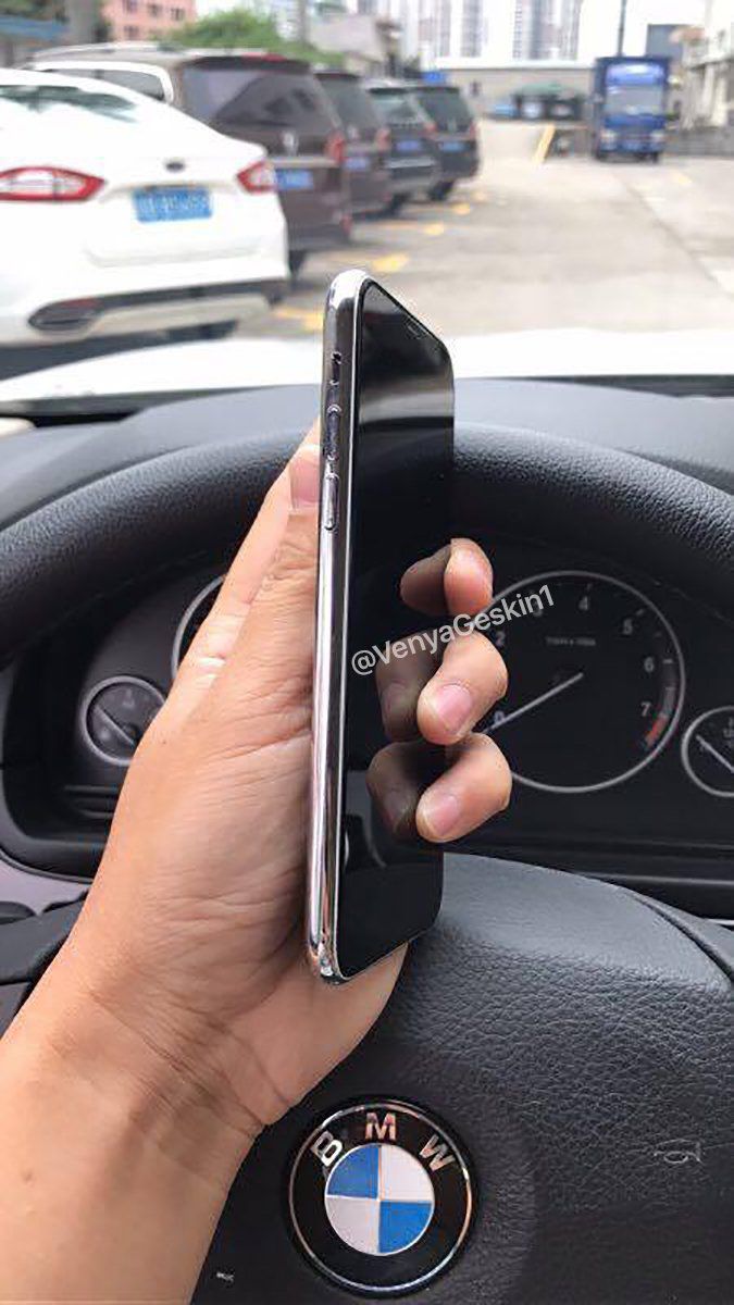 Опубликованы фотографии макета iPhone 8