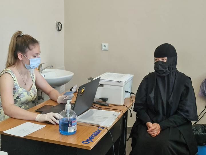 Священнослужители вакцинируются: Мы верим в медицину и в Бога