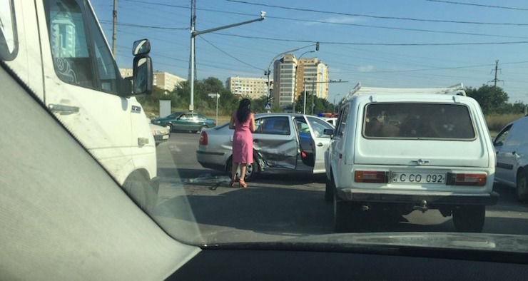 На Чеканах произошла авария с участием автомобиля полиции