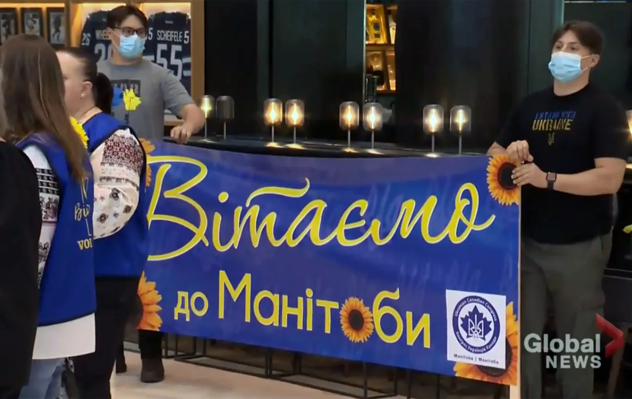В Канаду прибыл первый рейс с украинскими беженцами: встречали аплодисментами