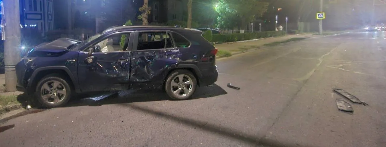 Un motociclist a murit în urma unui accident în Capitală: Șoferul unui Opel, reținut