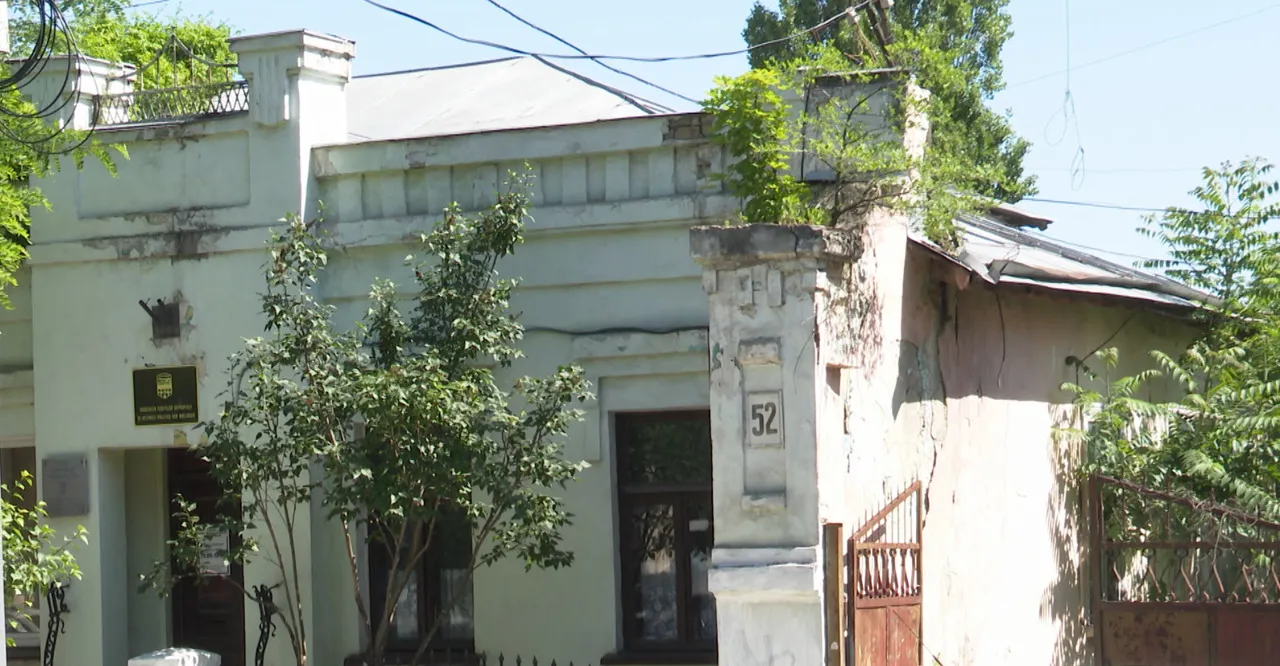 O clădire istorică din centrul Capitalei, în pericol de prăbușire