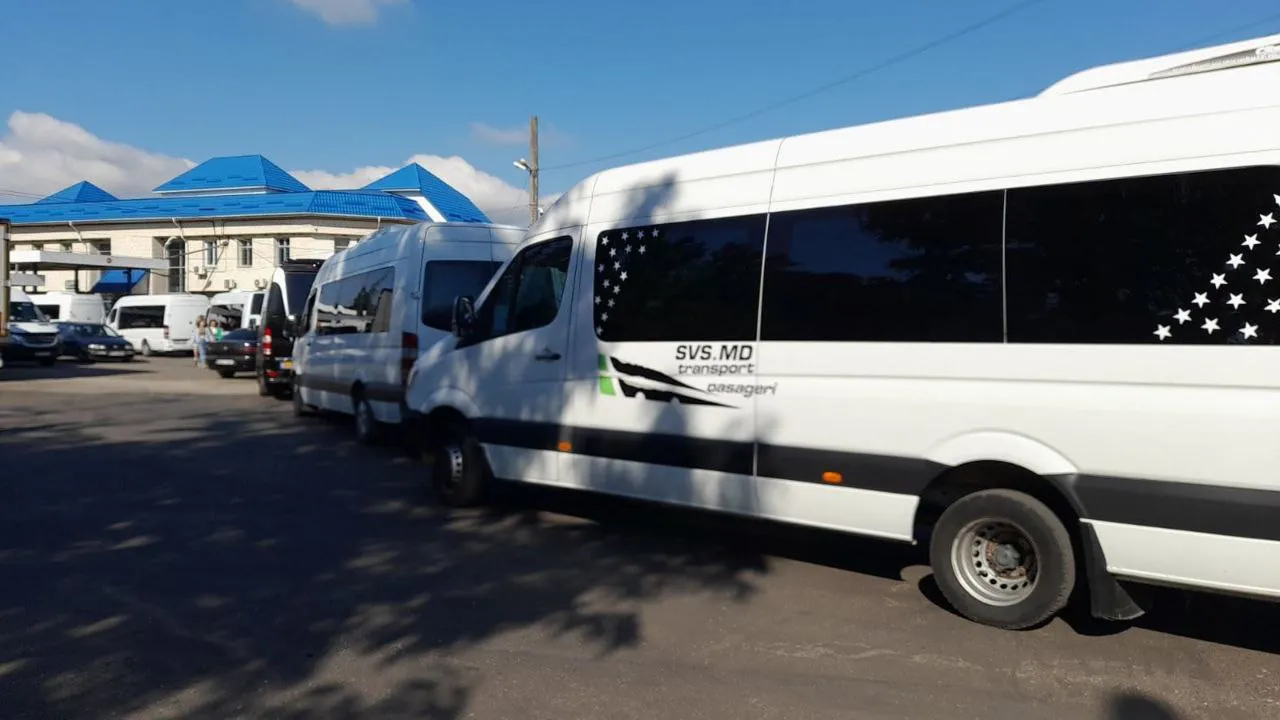 На КПП "Скулень" наблюдается повышенный поток пассажиров и автомобилей