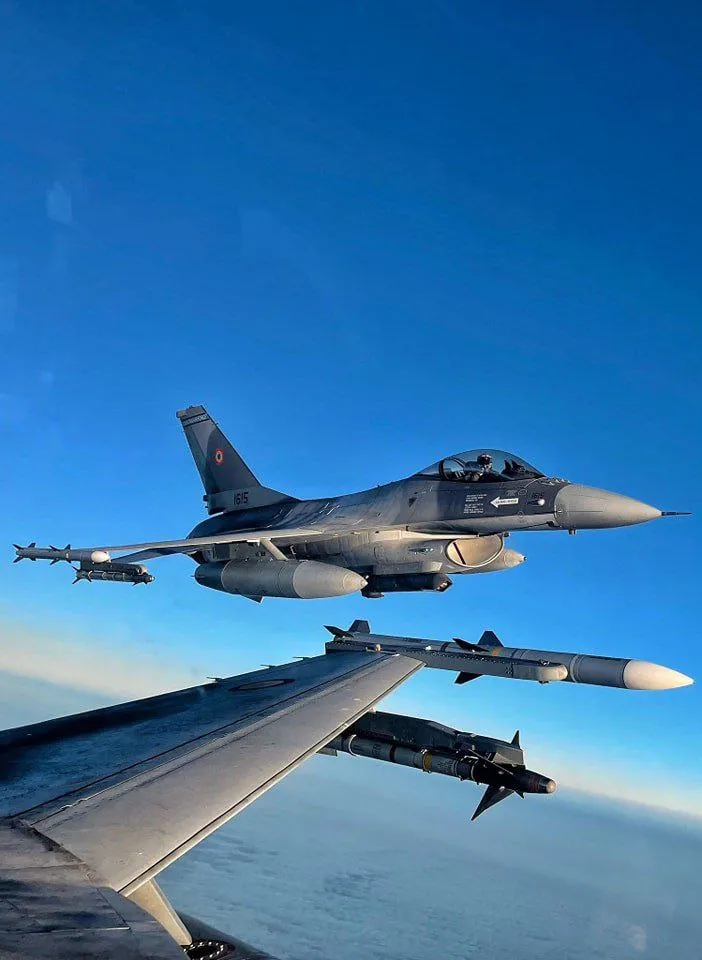 Румынские F-16, дежурящие в Балтии, осуществили перехват двух российских истребителей
