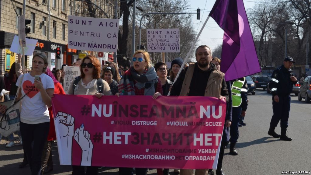 Феминистский марш в Кишиневе: Нам не нужны цветы, нам нужны равные права