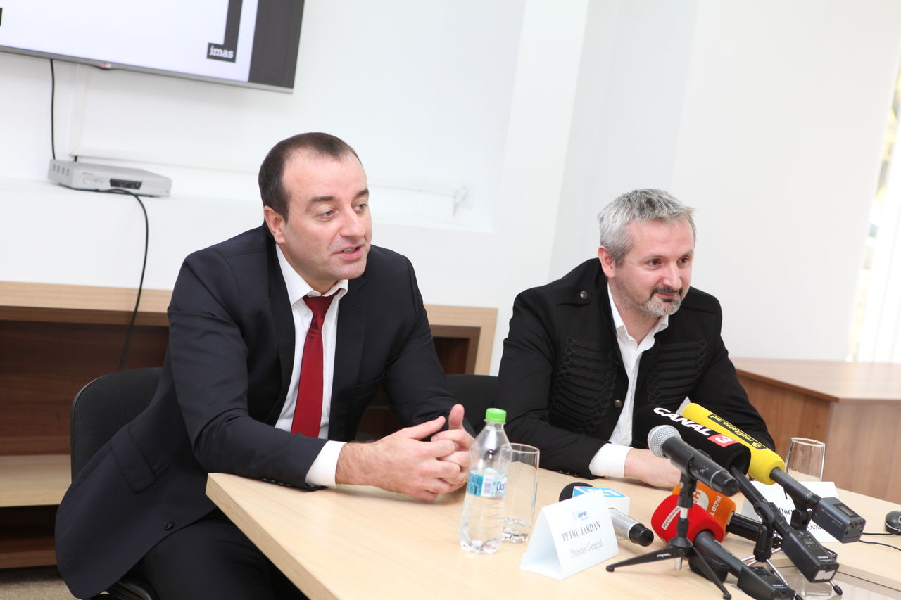 IMAS: 80% din călători sunt mulţumiţi de schimbările pozitive de pe aeroportul internaţional Chişinău
