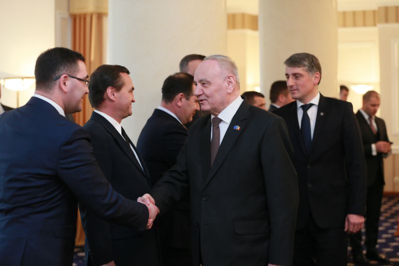 Николае Тимофти назначил Эдуарда Харунжена генеральным прокурором Молдовы