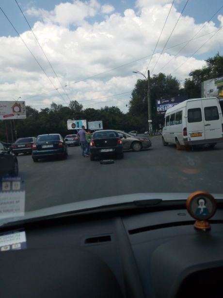 На столичной улице Богдан Воевод произошло ДТП