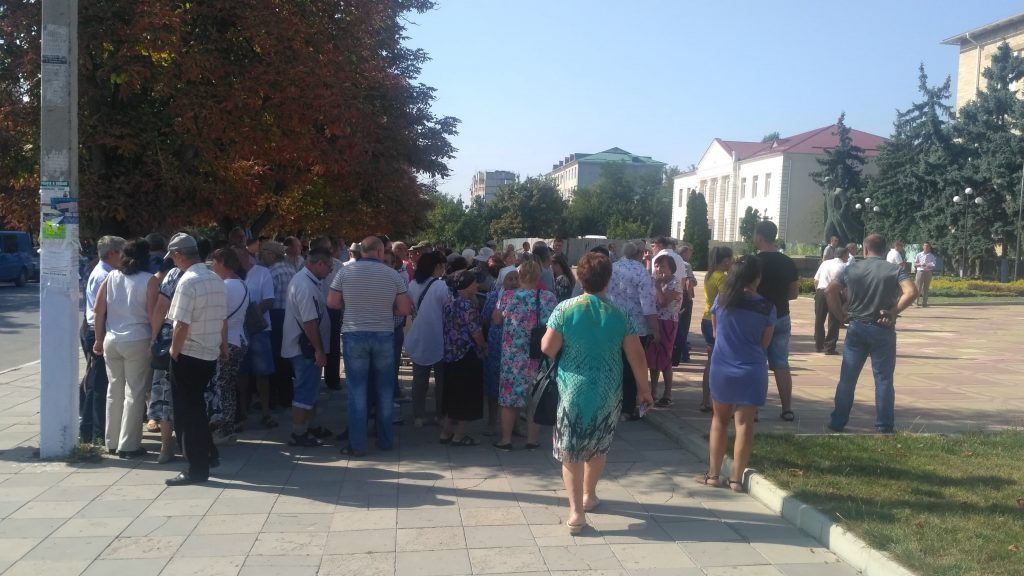 В Комрате проходит митинг против отмены Законов «О патенте» и «О налоговом свидетельстве»