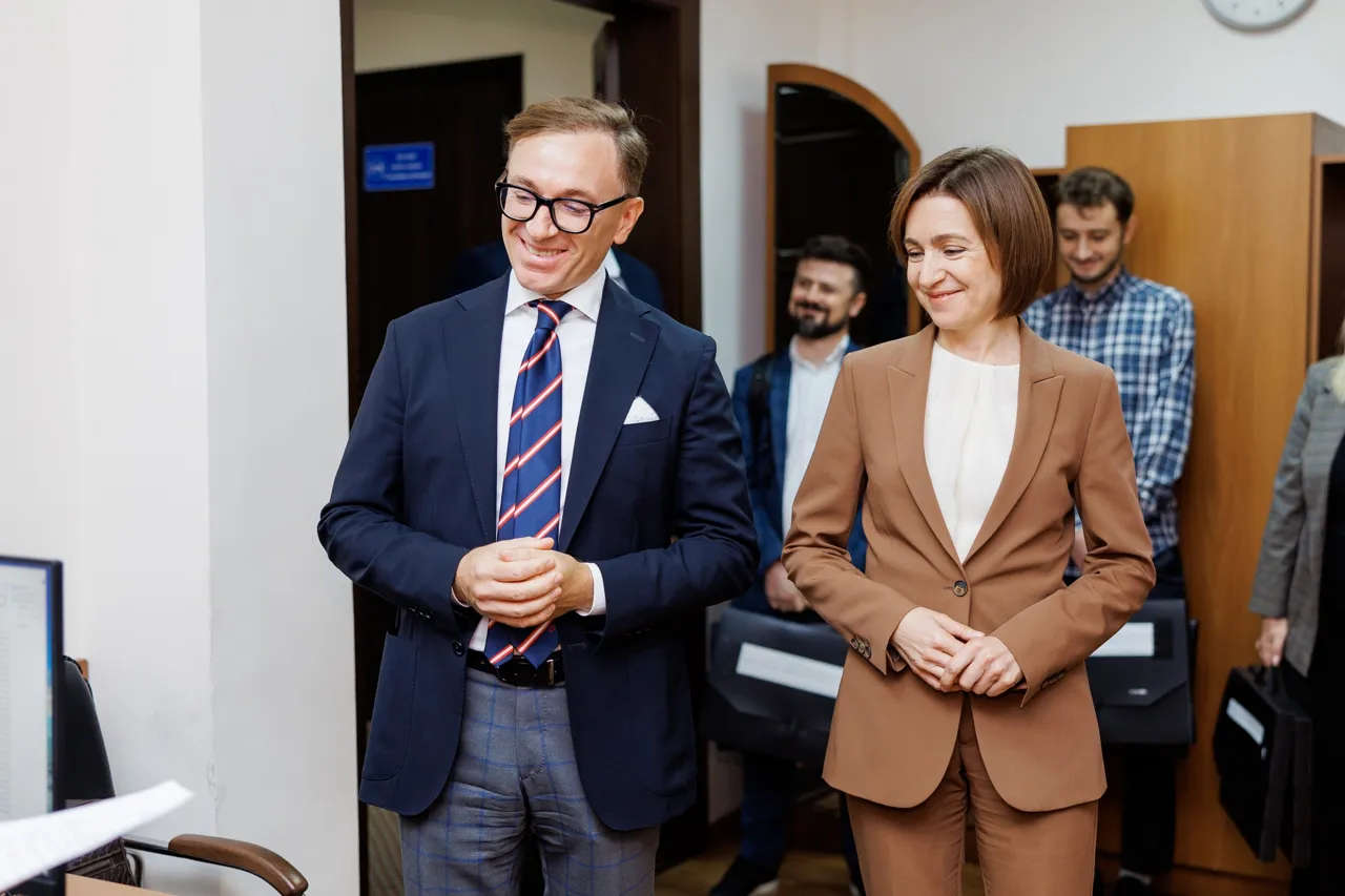 Sandu a depus semnături la CEC pentru înregistrarea în cursa prezidențială