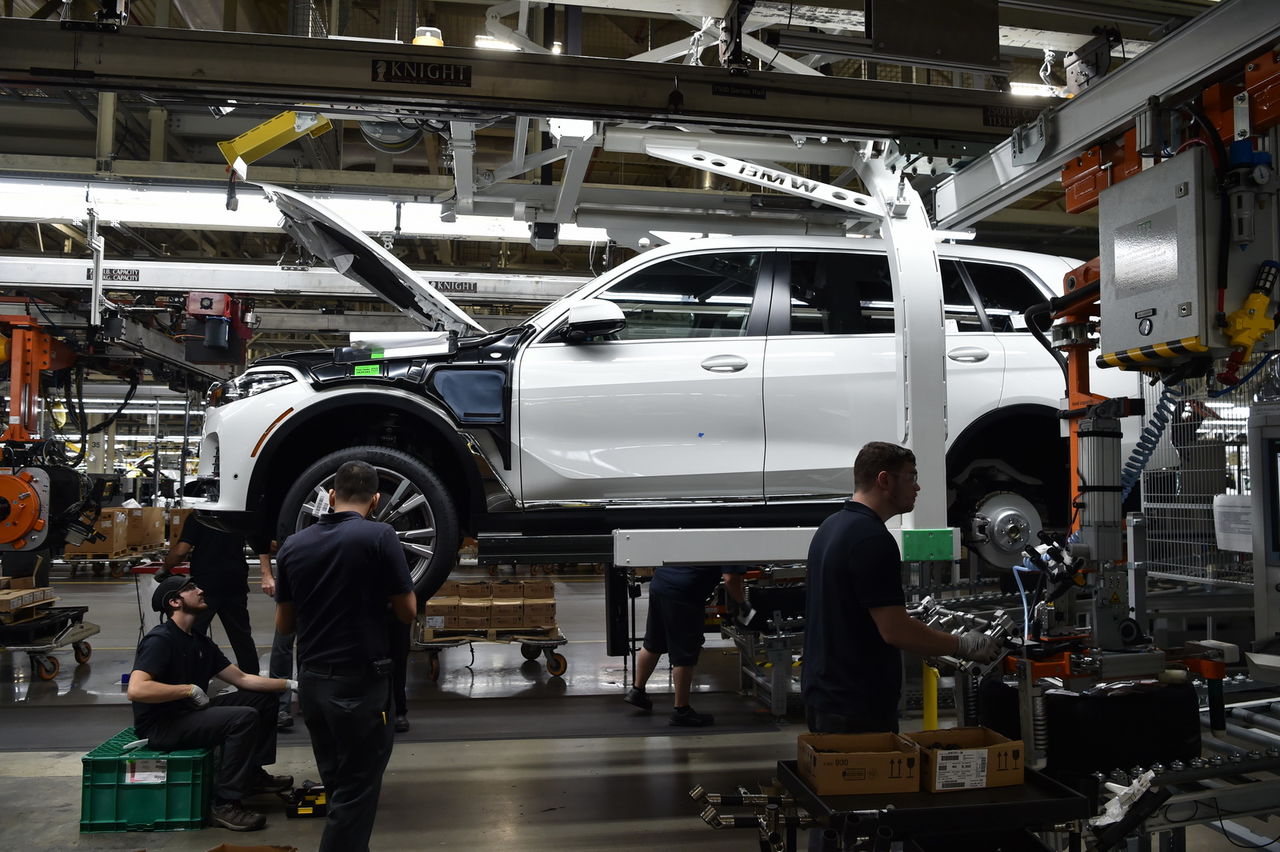Gigantul BMW X7 e pe drum. Primele prototipuri au fost deja construite
