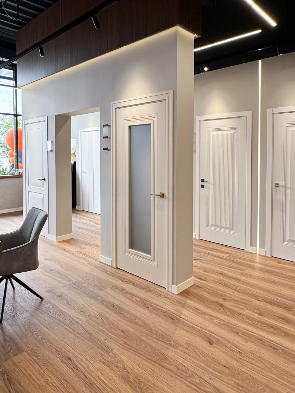 Deco Porta — новый шоурум с доступными ценами на двери, паркет, ламинат, SPC — всё в одном месте