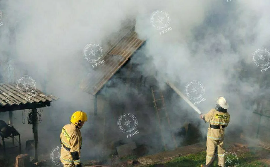 Două butelii de gaz, pe cale să explodeze în timpul unui incendiu la Râbnița