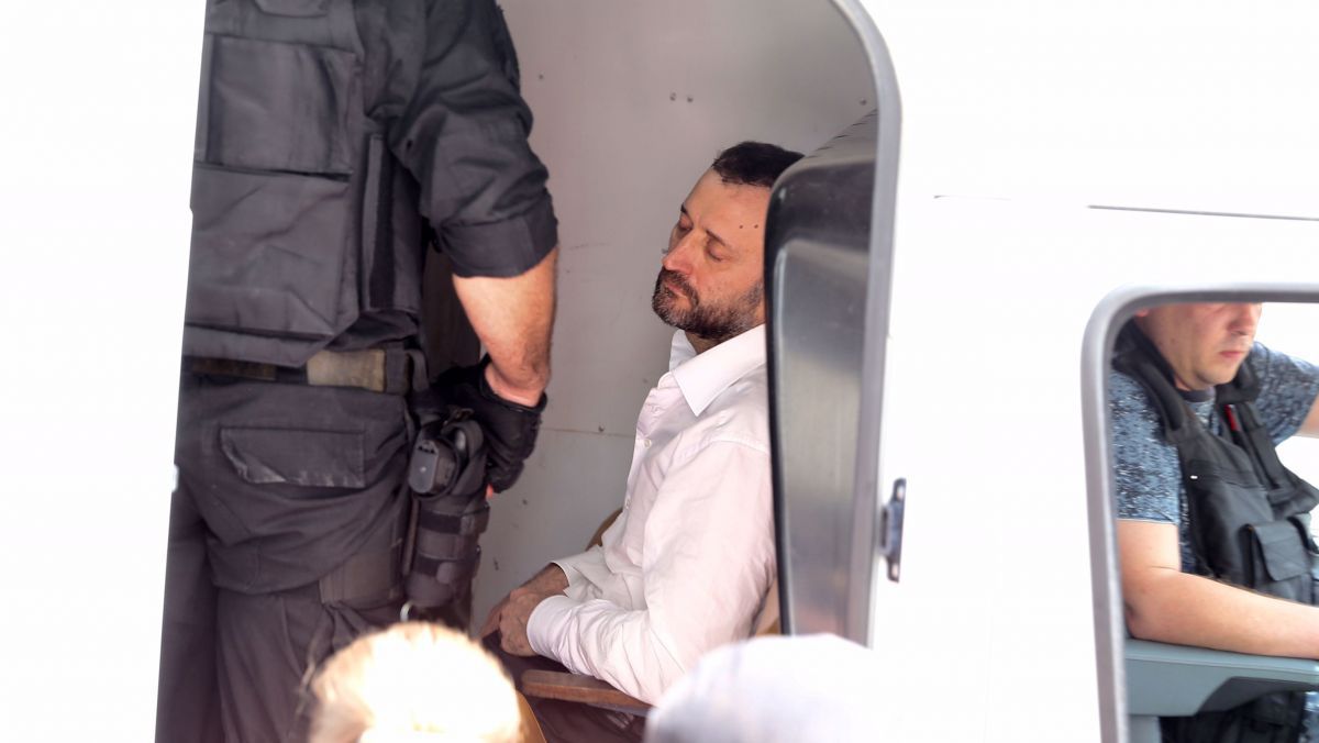 Влад Филат упал в обморок в зале суда