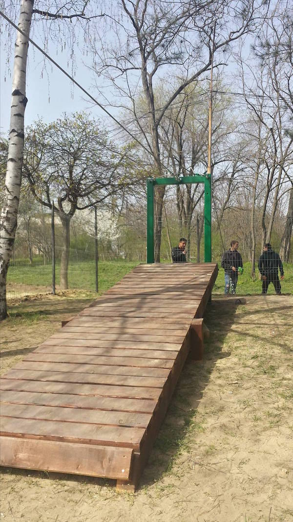 В Кишиневе появилось новое развлечение - скоростной спуск на канате