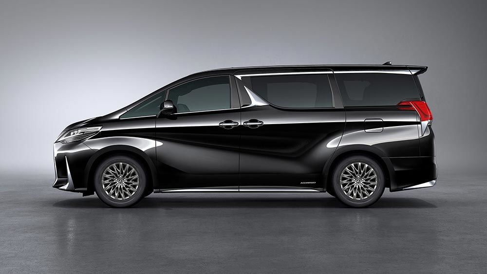 Lexus показал первый в своей истории минивэн