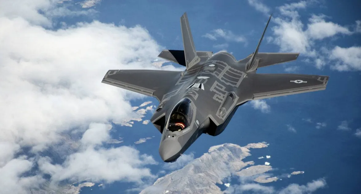 Маск резко раскритиковал новейший истребитель F-35: Идиоты все еще строят