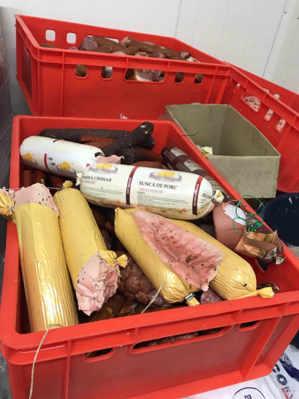 Испорченное мясо и колбаса продавались на рынках Молдовы