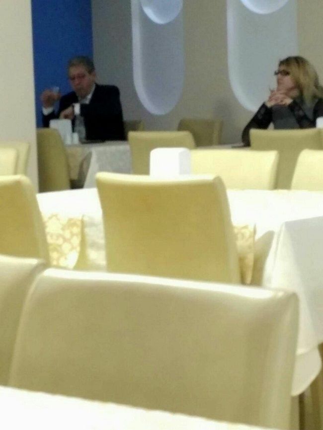 После бунта в парламенте Гимпу отправился в буфет перекусить