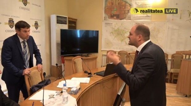 Мунсоветники вышли из себя, обсуждая проект реконструкции спортплощадки