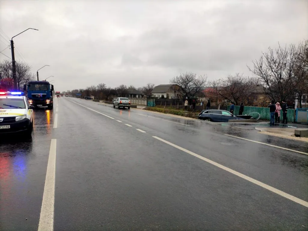 Серьезная авария в Сынжерейском районе: 24-летний водитель слетел в кювет