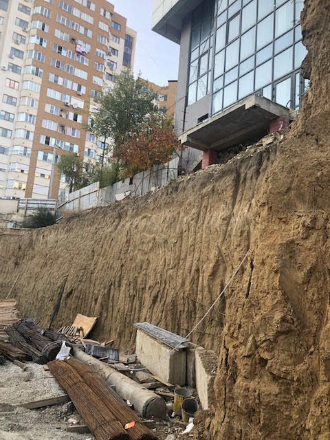 Жители Чекан возмущены: Эта стройка ставит под угрозу нашу жизнь