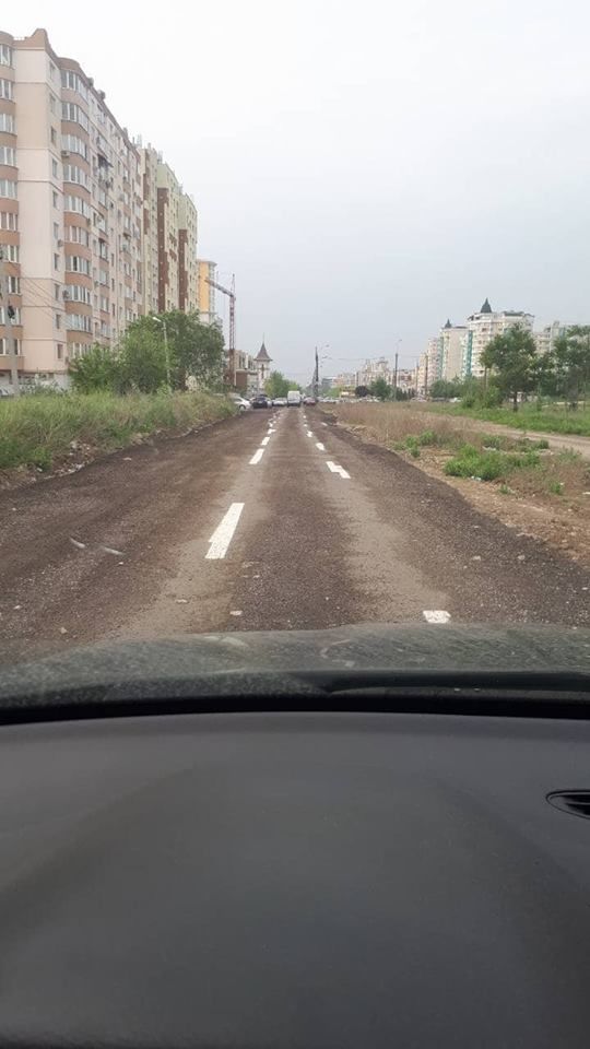На Чеканах дорожную разметку нанесли прямо на землю