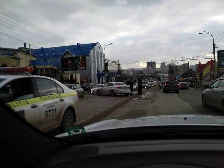 Автомобильная авария заблокировала движение на Оргеевском шоссе