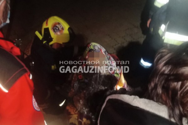 В Комрате спасли пенсионерку, упавшую в колодец