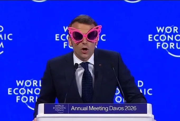 Apariția lui Macron cu ochelari de soare la Davos a stârnit un val de meme-uri