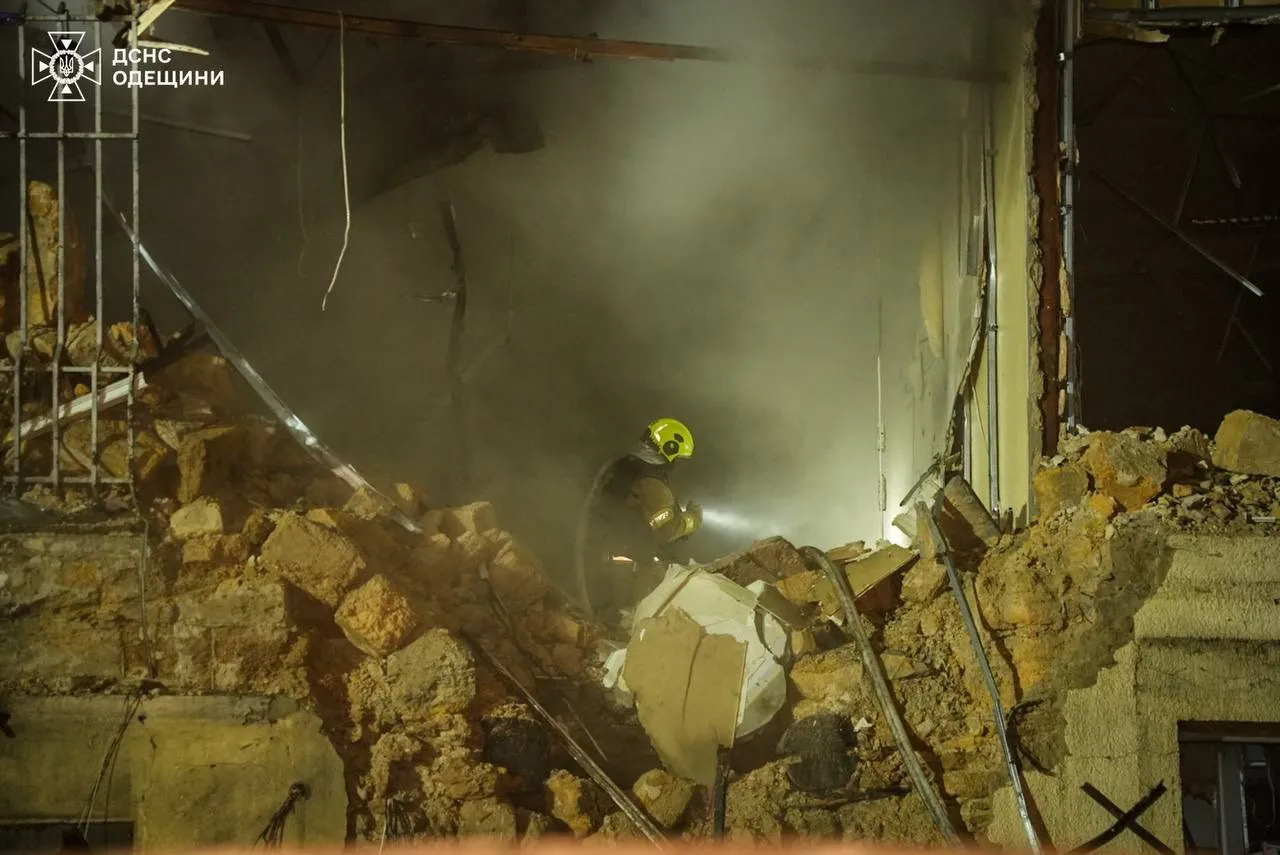 Rusia a lansat un atac masiv asupra Odesei: Un complex rezidențial a fost avariat