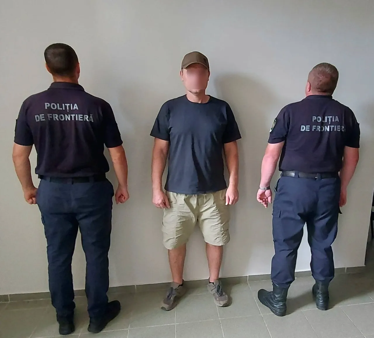 Молдавские пограничники задержали иностранцев, которые намеревались пересечь границу с Румынией
