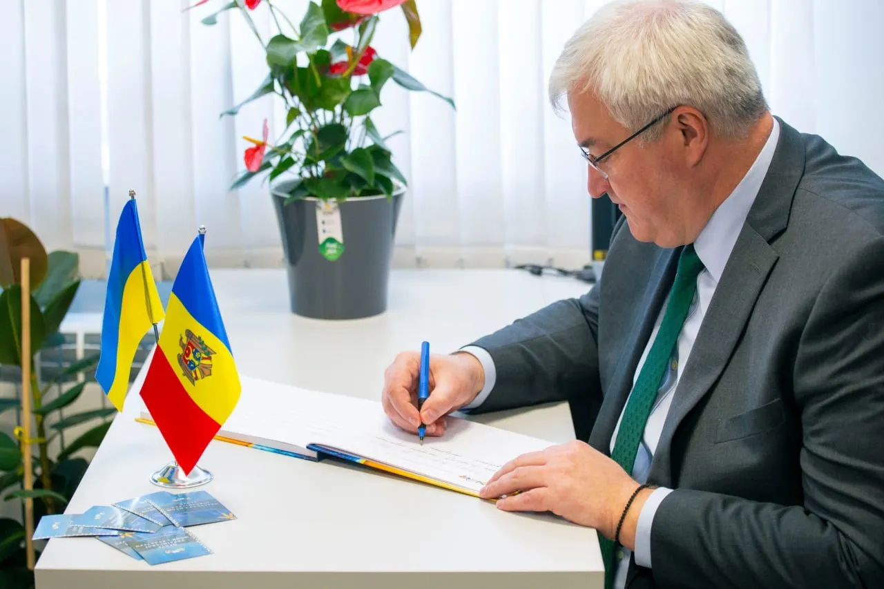 Глава МИД Украины приехал в Бельцы и встретился с Петковым