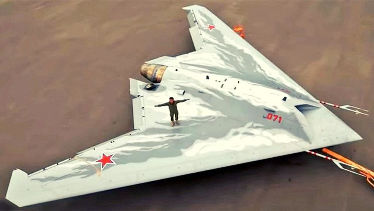 Российская корпорация Sukhoi показала боевой беспилотник дальнего действия