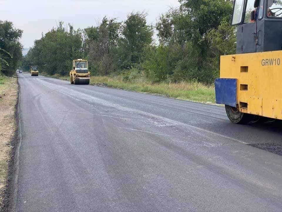 Подъездная дорога к коммуне Бэчой находится в процессе восстановления
