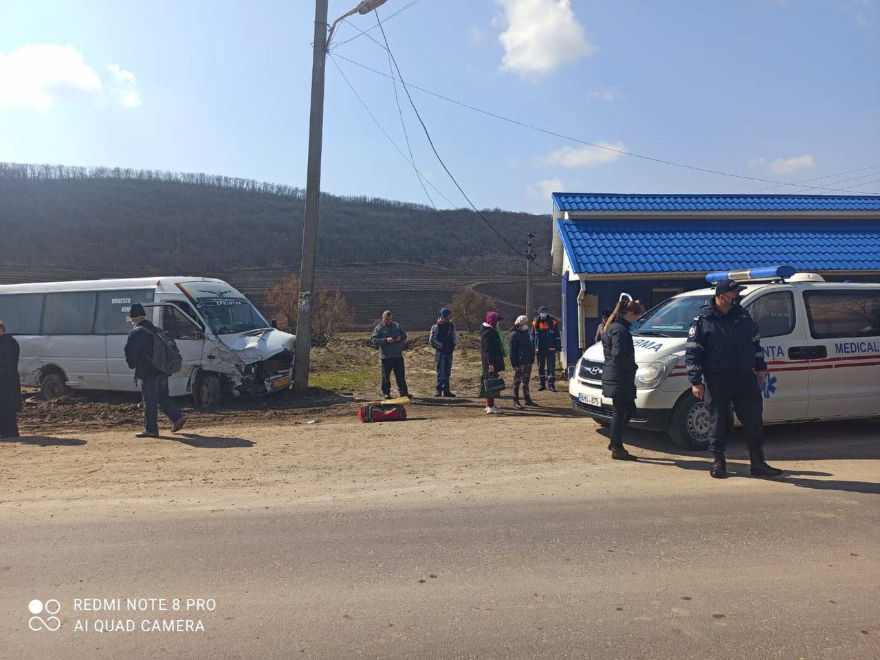 В ДТП с участием рейсового микроавтобуса пострадали четыре человека