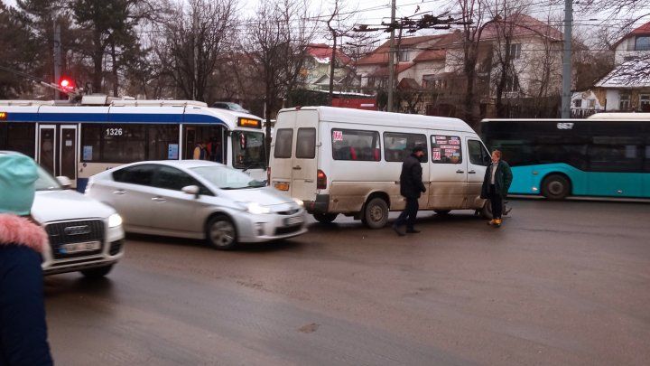 Утреннее ДТП на Рышкановке стало причиной большой пробки
