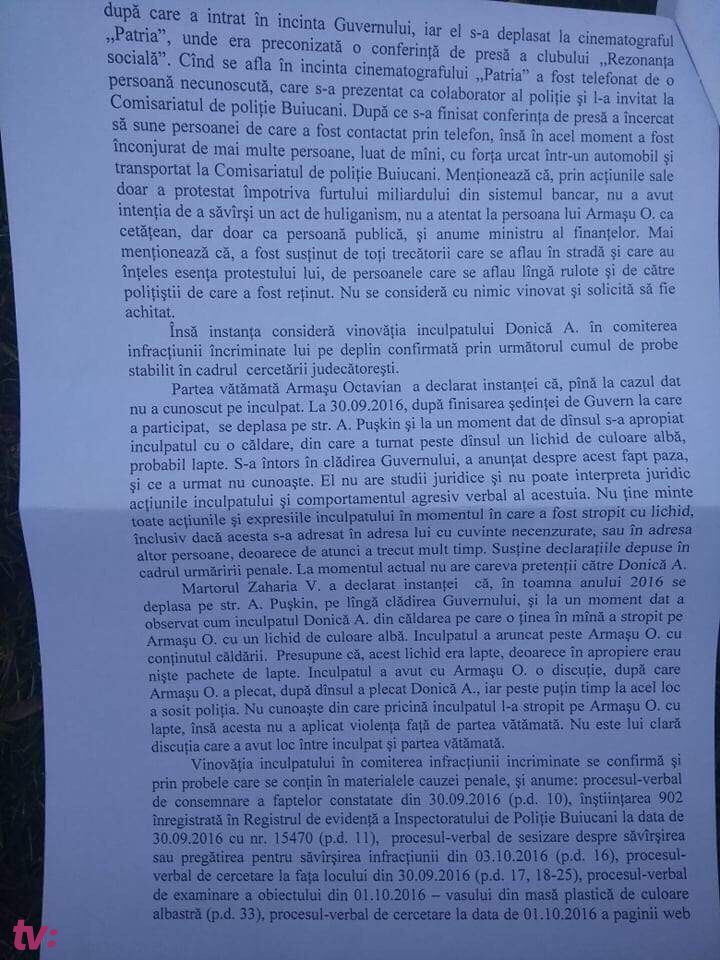 Активист, обливший молоком Армашу, получил год условно