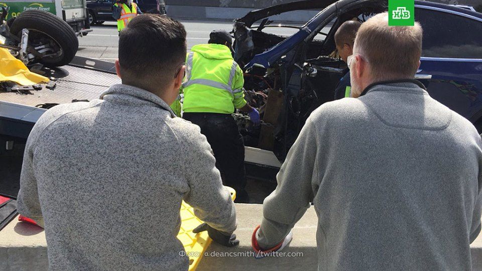 В США взорвалась Tesla: водитель сгорел заживо