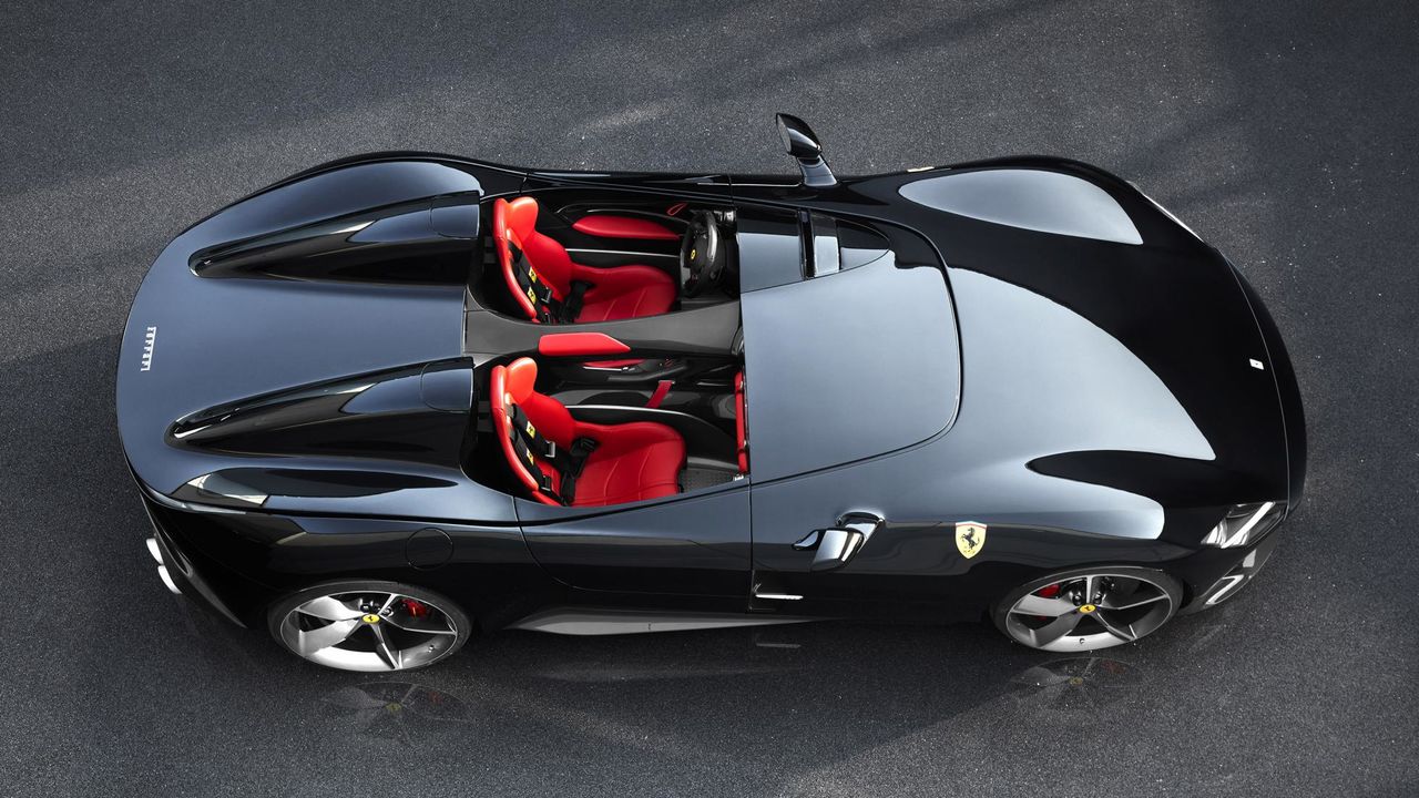 Ferrari показала самый мощный гиперкар в мире