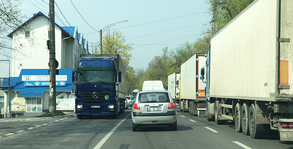 Врач призвал власти проверять дальнобойщиков на коронавирус