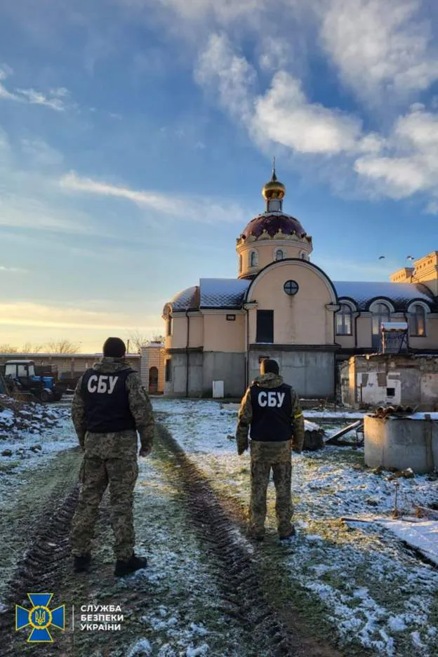 СБУ проводит обыски в церквях УПЦ в девяти областях Украины
