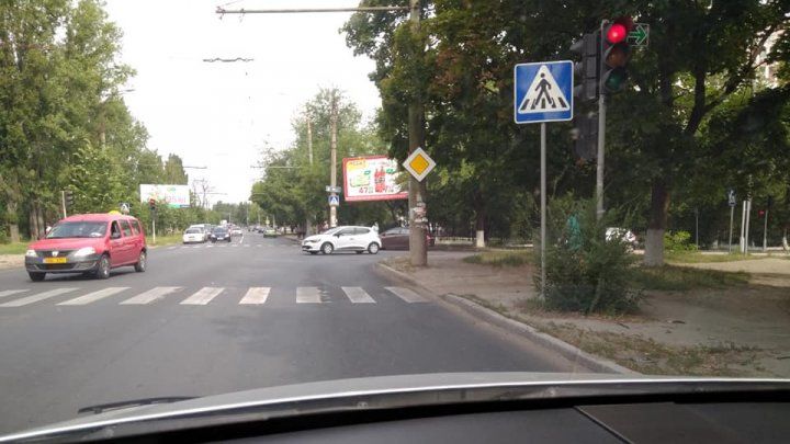 На Ботанике столкнулись два легковых автомобиля