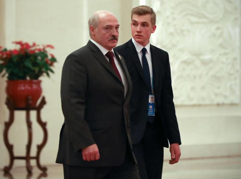 В Сети появилось первое фото внебрачного сына Лукашенко с его матерью