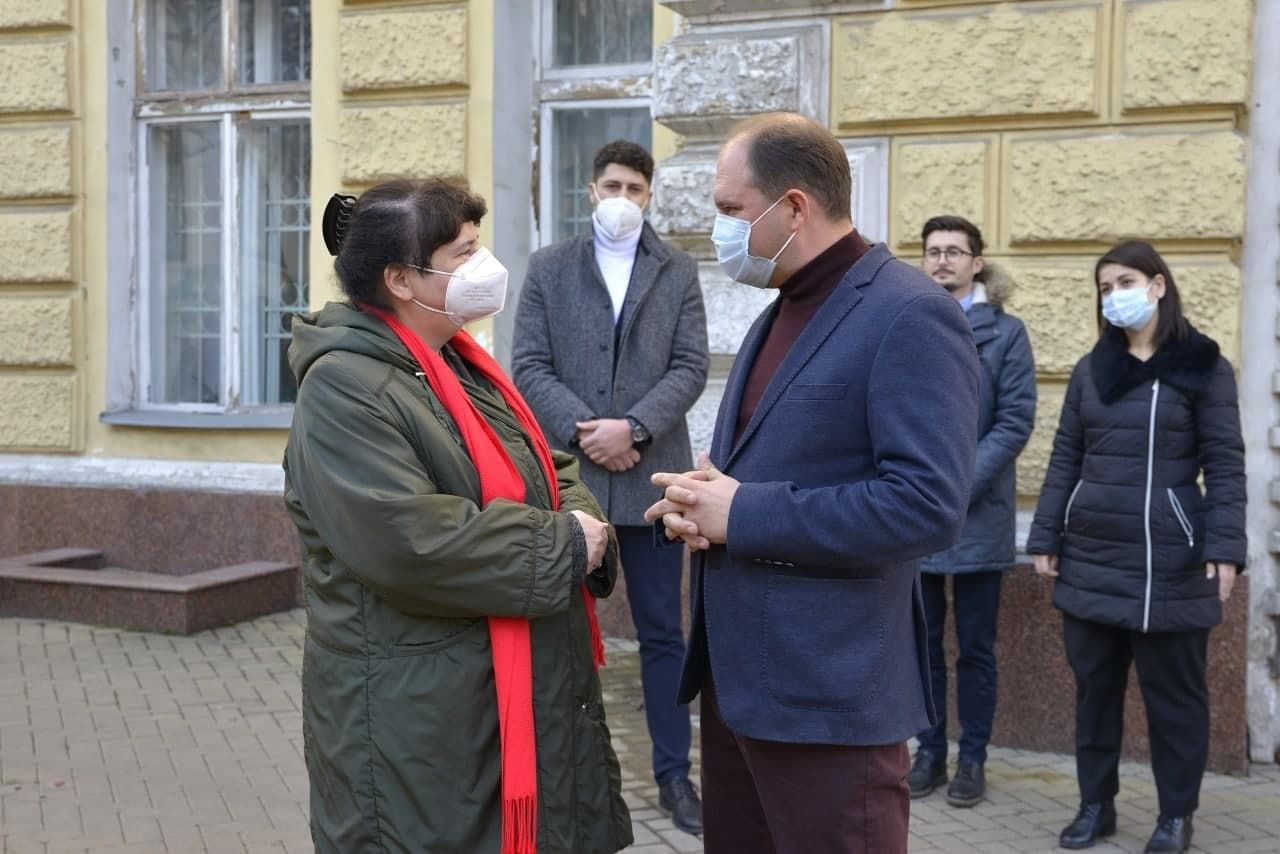 Мэрия Вены передала Кишиневу новый спецавтомобиль для уборки улиц
