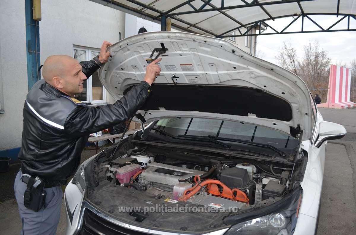 Румынские пограничники изъяли у молдаванина Lexus стоимостью €35 000
