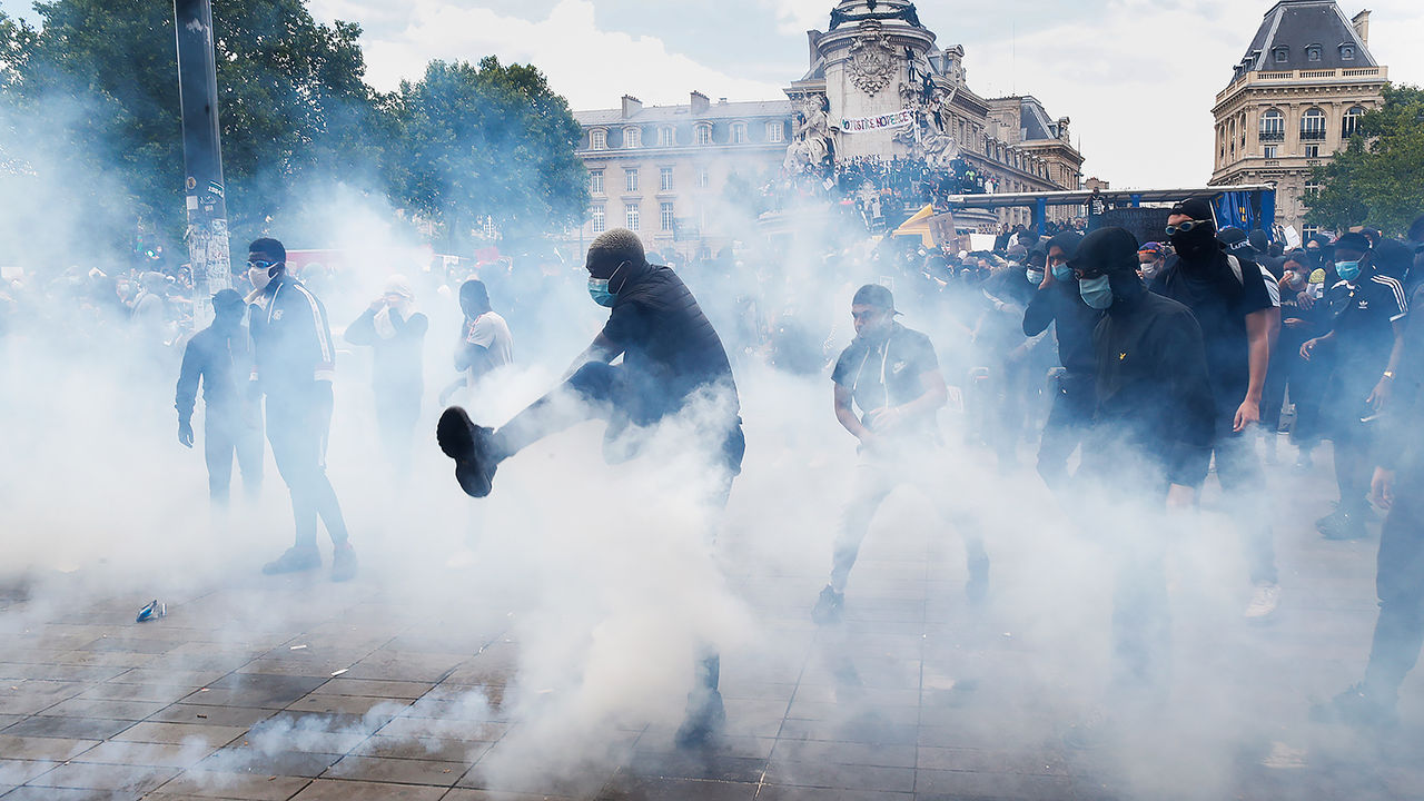 В Париже и Лондоне акции протеста переросли в беспорядки