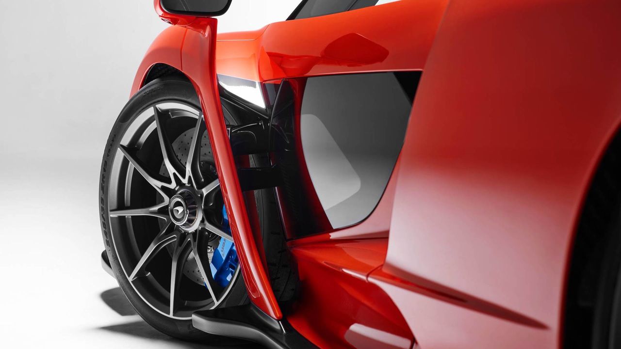 McLaren показал новый суперкар, названный в честь Айртона Сенны